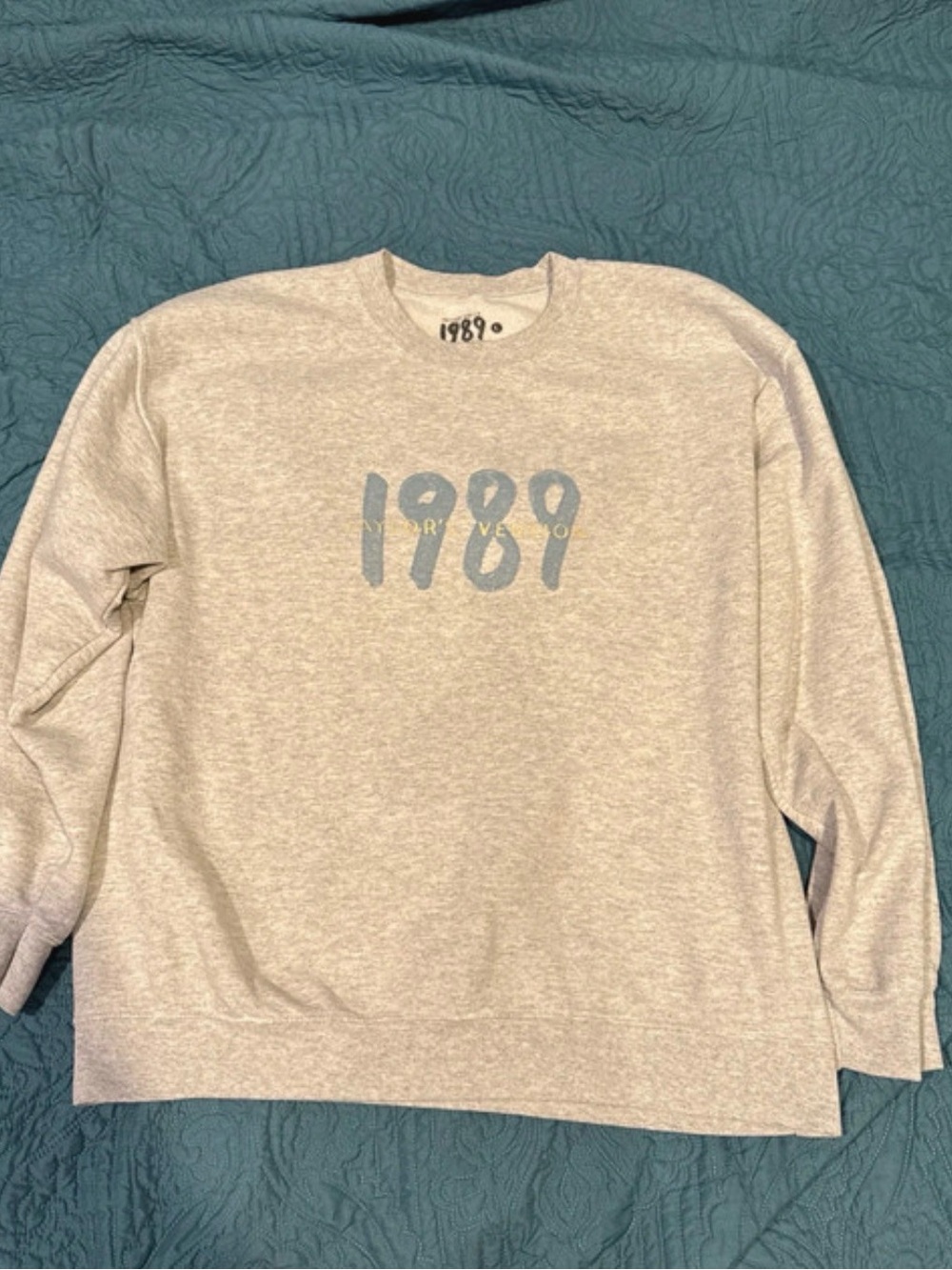 exclusive 1989 Taylor’s Version hoodie size large